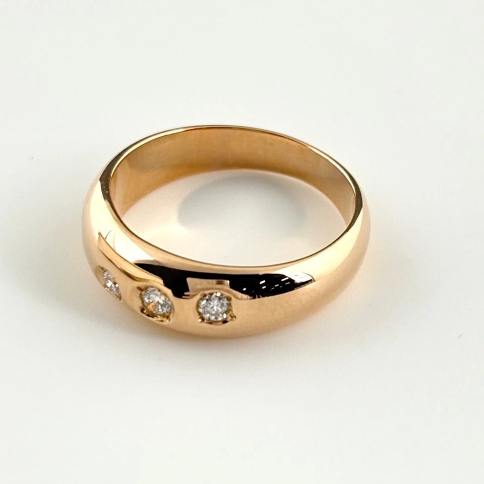 MELEE DIAMOND DESIGN PG PINK GOLD RING: melee diamond design PG pink gold Ring Brand: Unbranded Type/Style: Ring Material: 18KPG, Main Stone/Creation Natural Color: Pink Gold Size: US 6 to 6.5 Accessories: None Accessories Notic