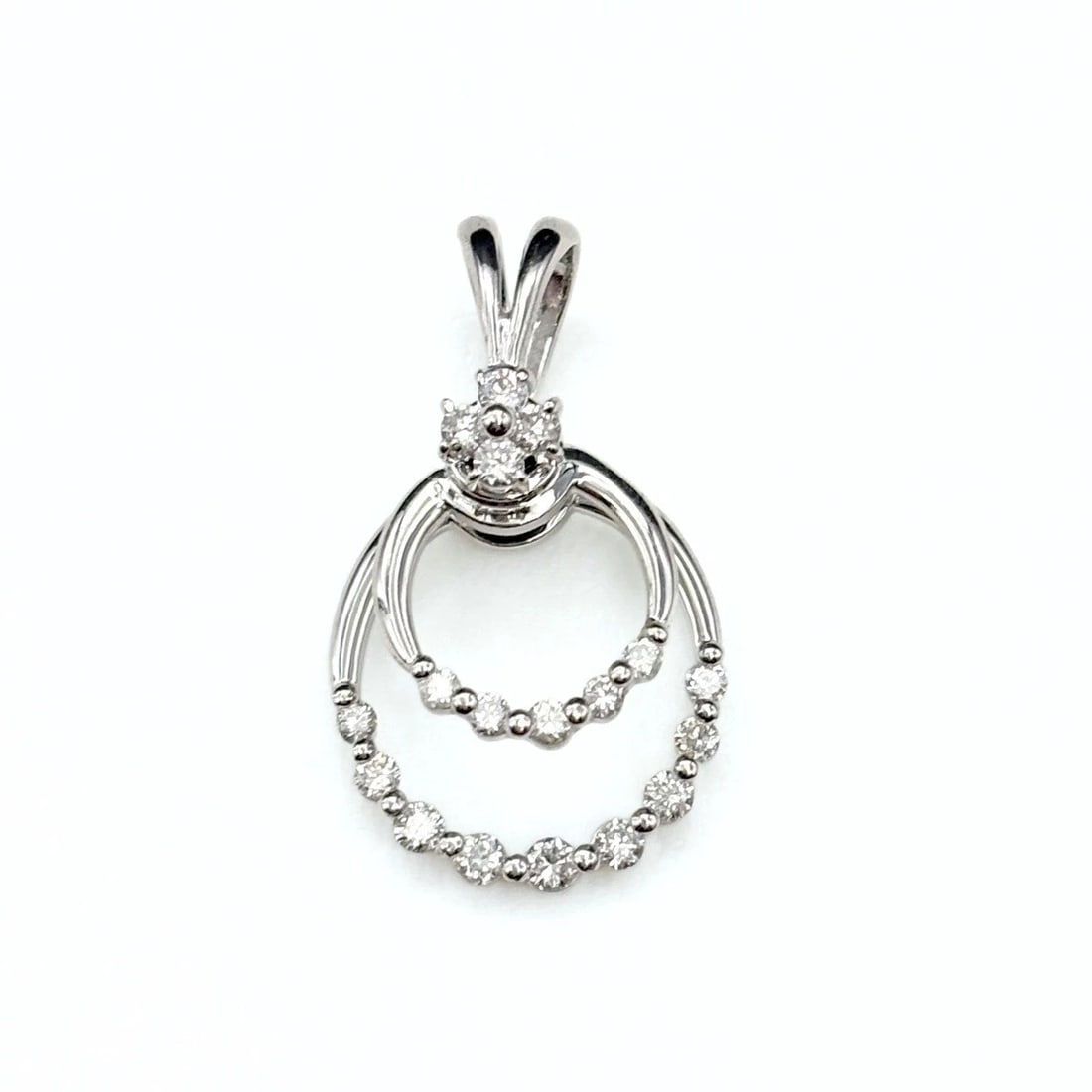 MELEE DIAMONDWG PENDANT HEAD 18K DIAMOND: melee diamondWG Pendant Head 18K diamond Brand: Unbranded Type/Style: Pendant Head Material: 18KWhite Gold, Main Stone/Creation Natural Color: White Gold Size: Total length of the pendant head