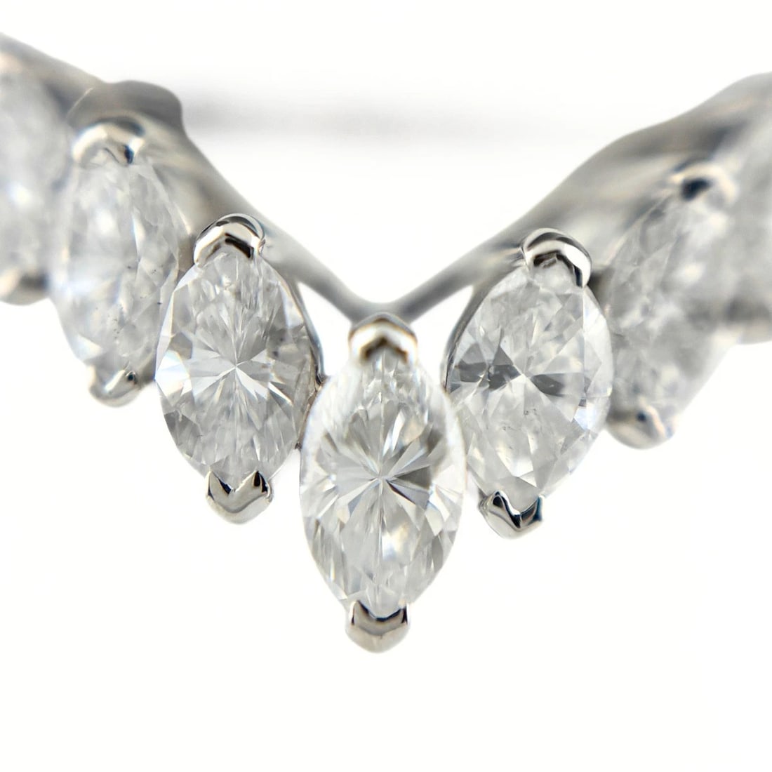 MELEE DIAMOND DESIGN PLATINUM RING: melee diamond design Platinum Ring Brand: Unbranded Type/Style: Ring Material: Pt900, Main Stone/Creation Natural Color: None Size: US 6.5 Accessories: None Accessories Notice: When purchasing