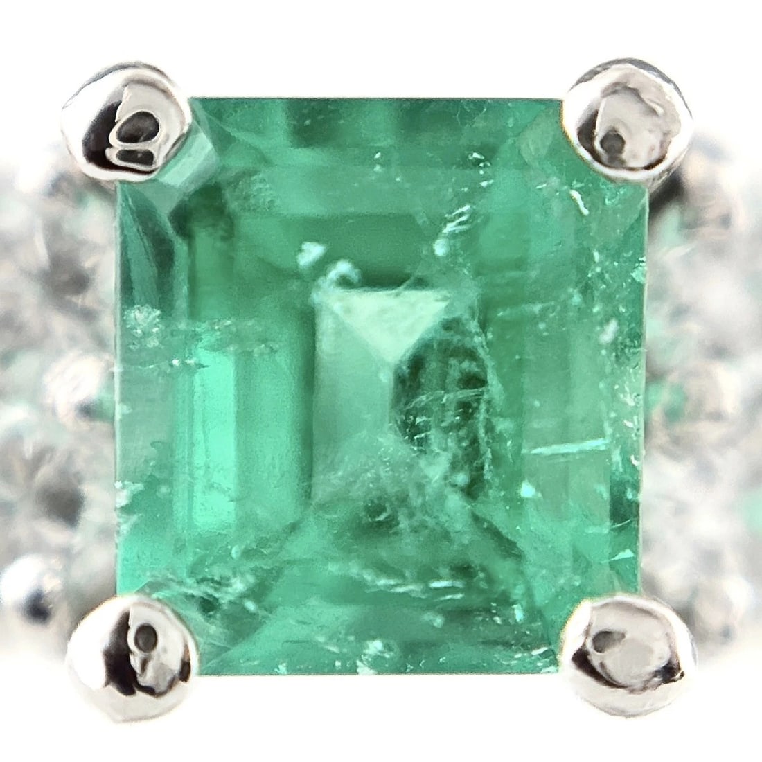 EMERALD DESIGN PLATINUM MELEE DIAMOND RING: emerald design Platinum melee diamond Ring Brand: Unbranded Type/Style: Ring Material: Pt900, Main Stone/Creation Emerald diamond Color: None Size: US 5 to 5.5 Accessories: None Accessories Notice: