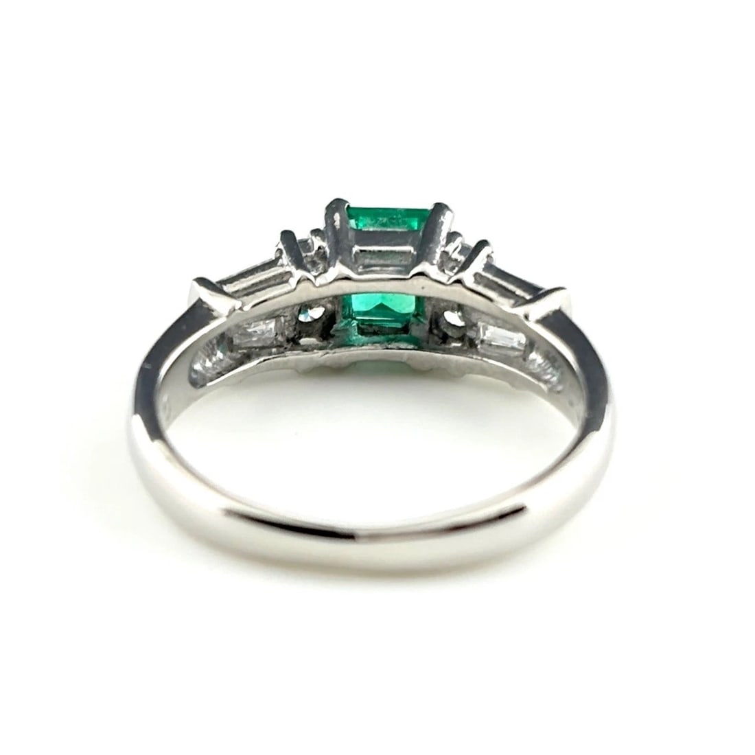 EMERALD DESIGN PLATINUM MELEE DIAMOND RING - 2