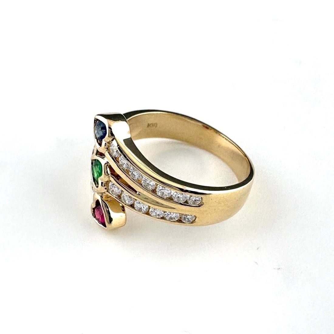 HEART MOTIF DESIGN YG RING MELEE RUBY DIAMOND: heart motif design YG ring melee ruby diamond Brand: Unbranded Type/Style: Ring Material: 18KYellowGold, Main Stone/Creation Emerald?sapphireRuby Diamond Color: YellowGold Size: US 6.5 Accessories