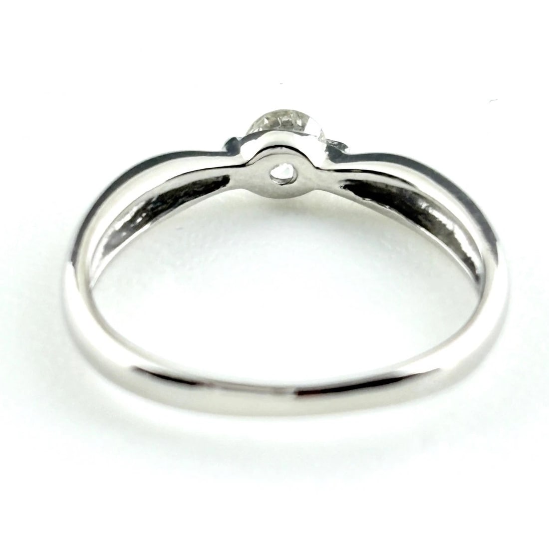 DIAMOND DESIGN PLATINUM RING - 4