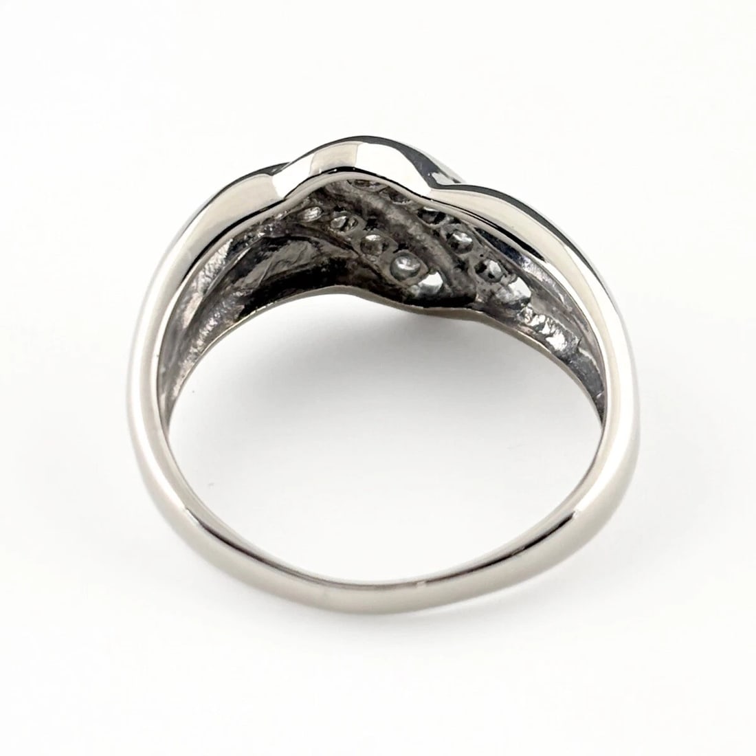 MELEE DIAMOND DESIGN PLATINUM RING - 4