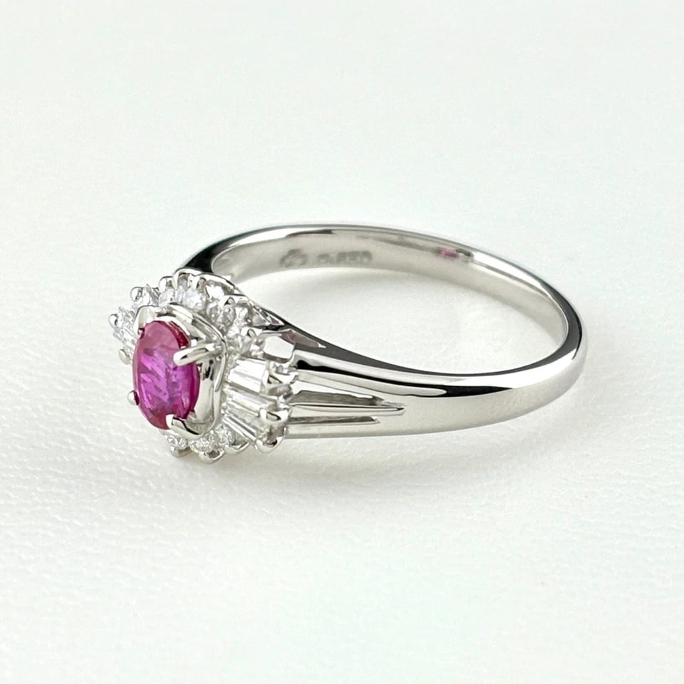 RUBY DESIGN PLATINUM MELEE DIAMOND RING: ruby design Platinum melee diamond Ring Brand: Unbranded Type/Style: Ring Material: Pt850, Main Stone/Creation Ruby Diamond Color: None Size: US 5.5 to 6 Accessories: None Accessories Noti