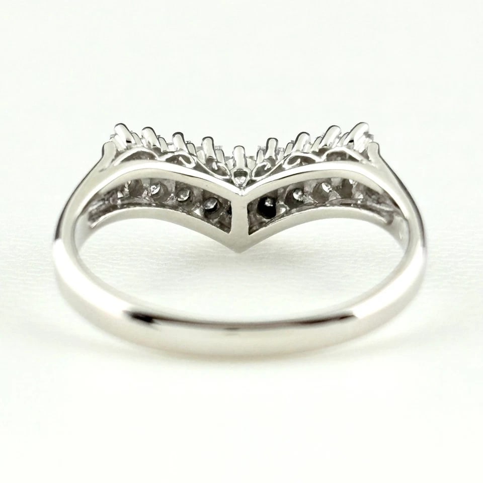 MELEE DIAMOND DESIGN PLATINUM RING - 2