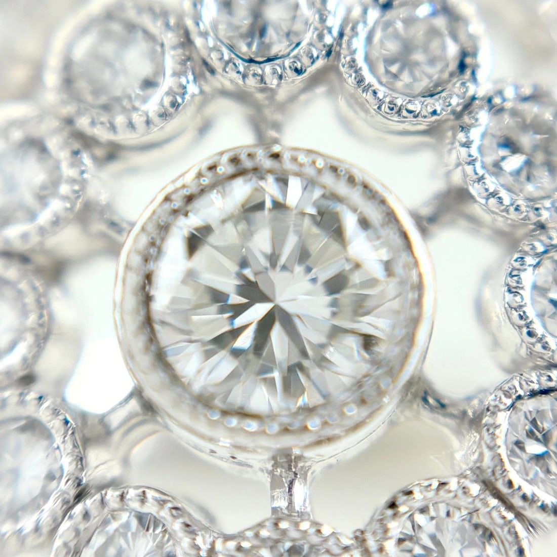 MELEE DIAMOND DESIGN PLATINUM RING - 2