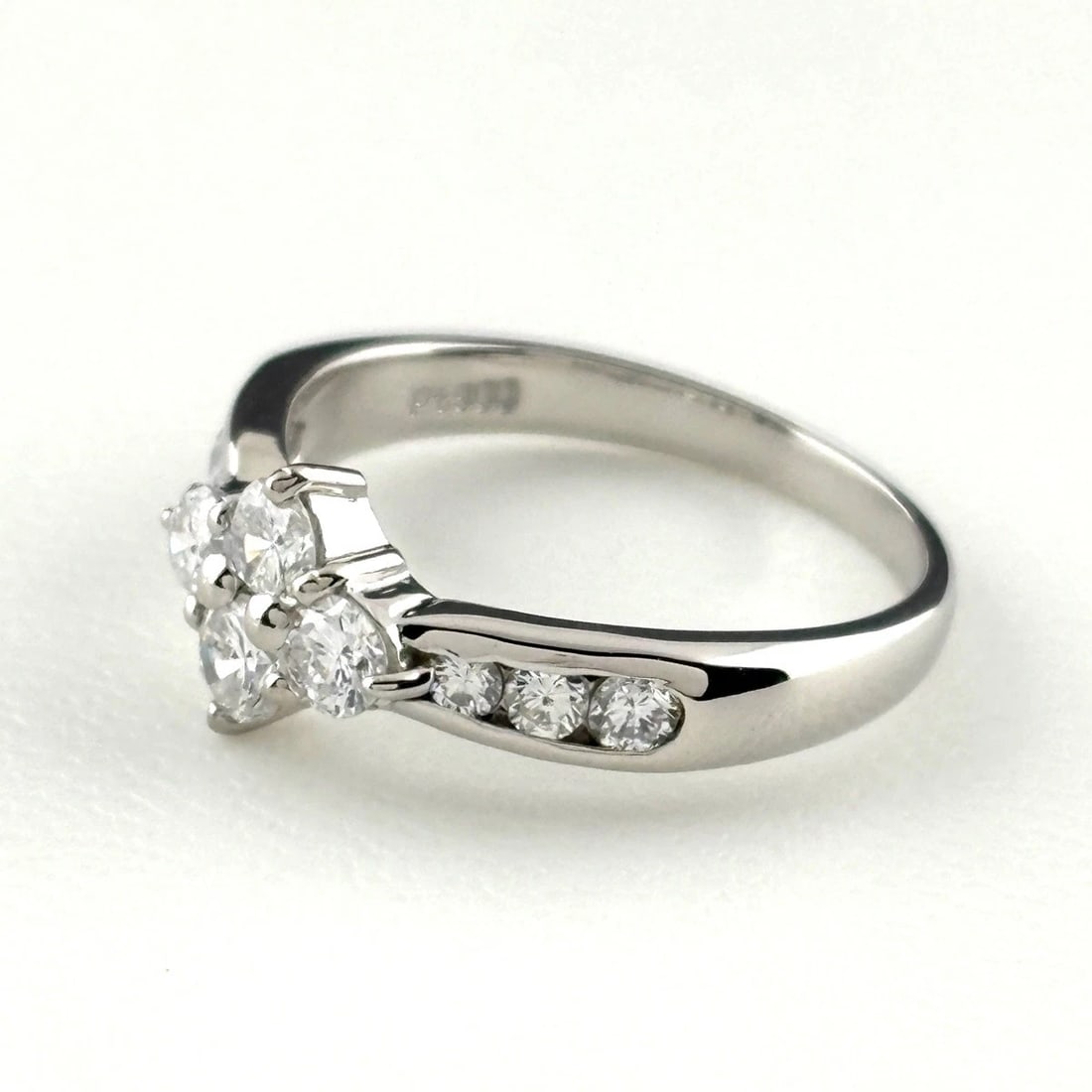 MELEE DIAMOND DESIGN PLATINUM RING: melee diamond design Platinum Ring Brand: Unbranded Type/Style: Ring Material: Pt900, Main Stone/Creation Natural Color: None Size: US 4 to 4.5 Accessories: None Accessories Notice: When p