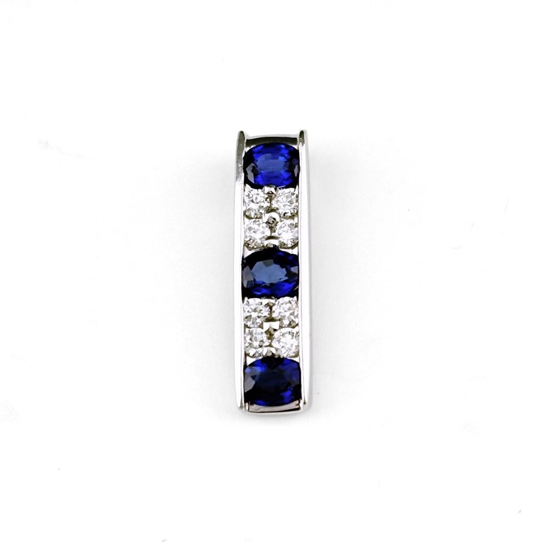 SAPPHIRE PLATINUM MELEE DIAMOND PENDANT HEAD PT900: Sapphire Platinum melee diamond Pendant Head Pt900 Brand: Unbranded Type/Style: Pendant Head Material: Pt900, Main Stone/Creation Sapphire Diamond Color: Silver Size: Pendant size 19.0?5.1mm(0.7")