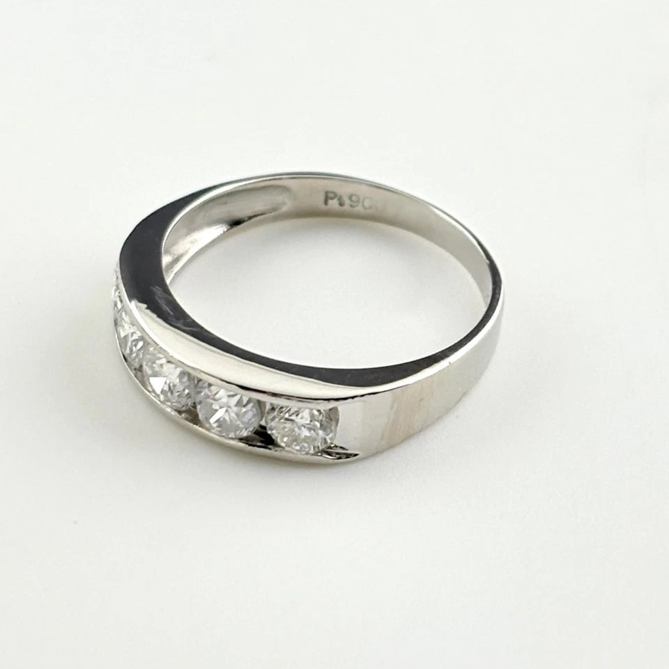 MELEE DIAMOND DESIGN PLATINUM RING: melee diamond design Platinum Ring Brand: Unbranded Type/Style: Ring Material: Pt900, Main Stone/Creation Natural Color: None Size: US 6.5 to 7 Accessories: None Accessories Notice: When p