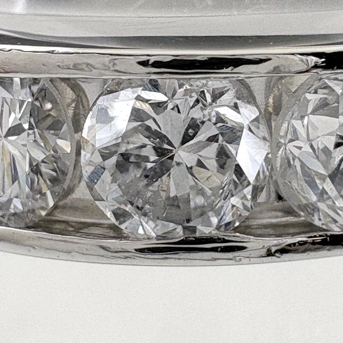 MELEE DIAMOND DESIGN PLATINUM RING - 2