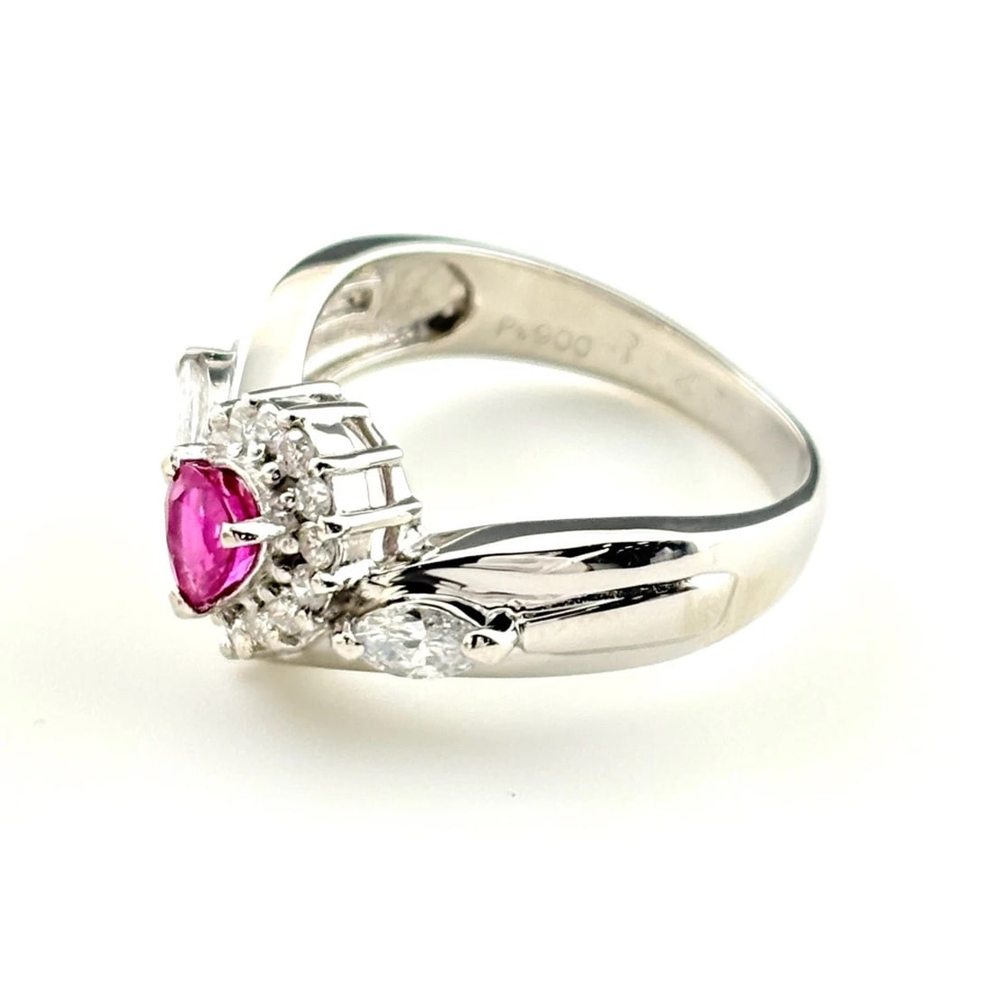 RUBY DESIGN PLATINUM MELEE DIAMOND RING: ruby design Platinum melee diamond Ring Brand: Unbranded Type/Style: Ring Material: Pt900, Main Stone/Creation Ruby Diamond Color: None Size: US 6.5 Accessories: None Accessories Notice: W