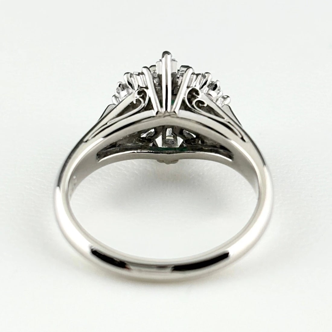 EMERALD DESIGN PLATINUM MELEE DIAMOND RING - 5