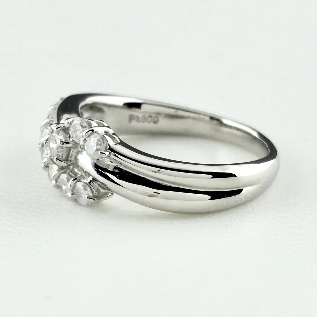 MELEE DIAMOND DESIGN PLATINUM RING - 3