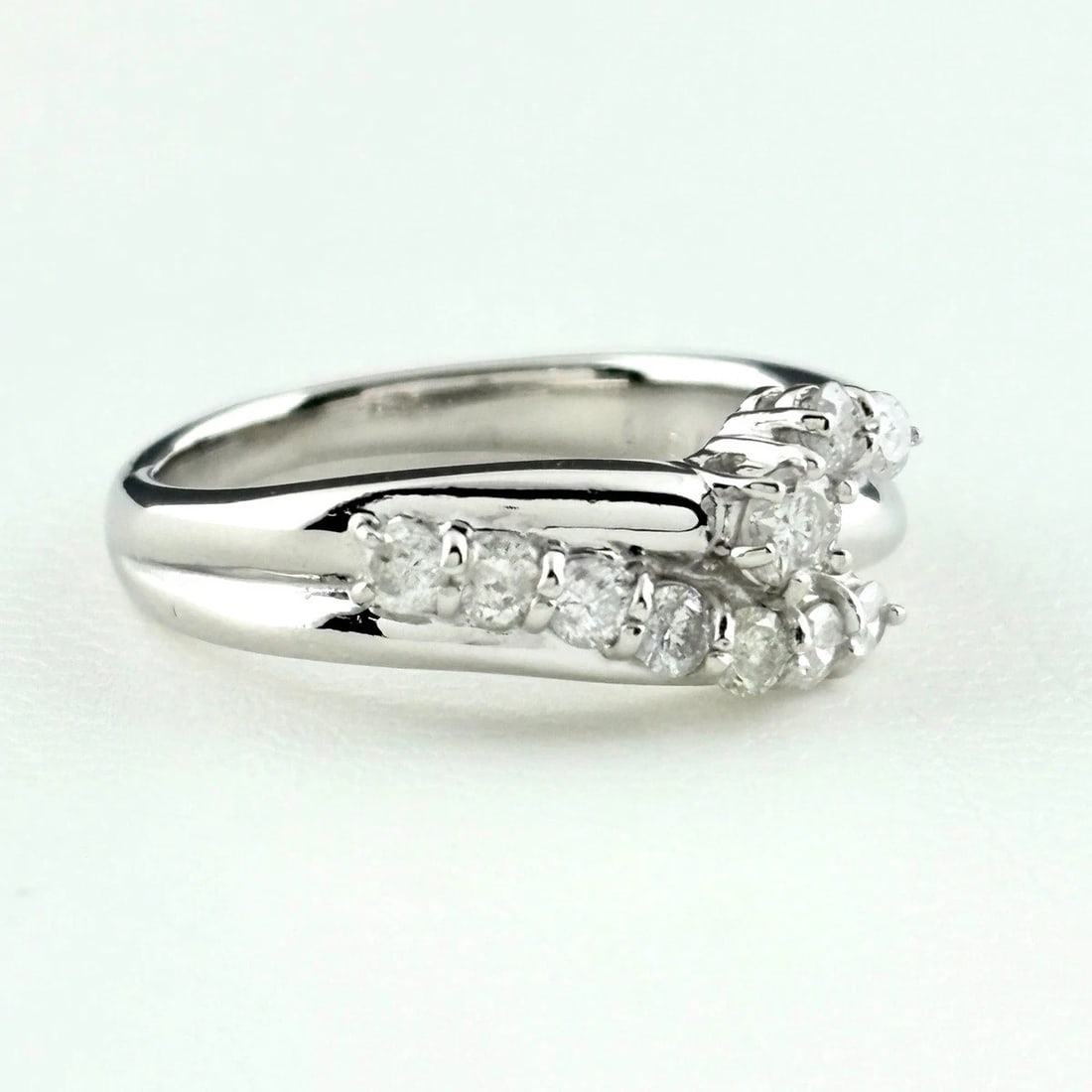MELEE DIAMOND DESIGN PLATINUM RING - 4