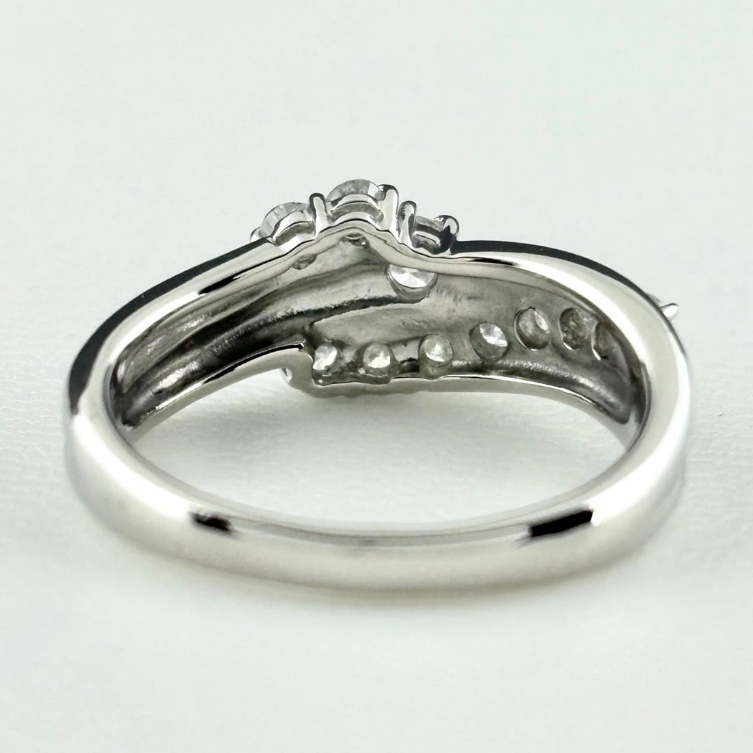 MELEE DIAMOND DESIGN PLATINUM RING - 5