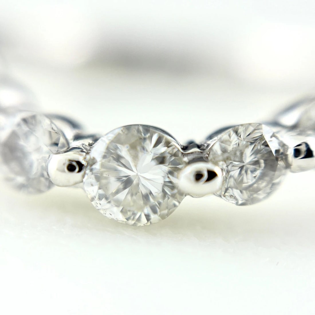 MELEE DIAMOND DESIGN PLATINUM RING - 2