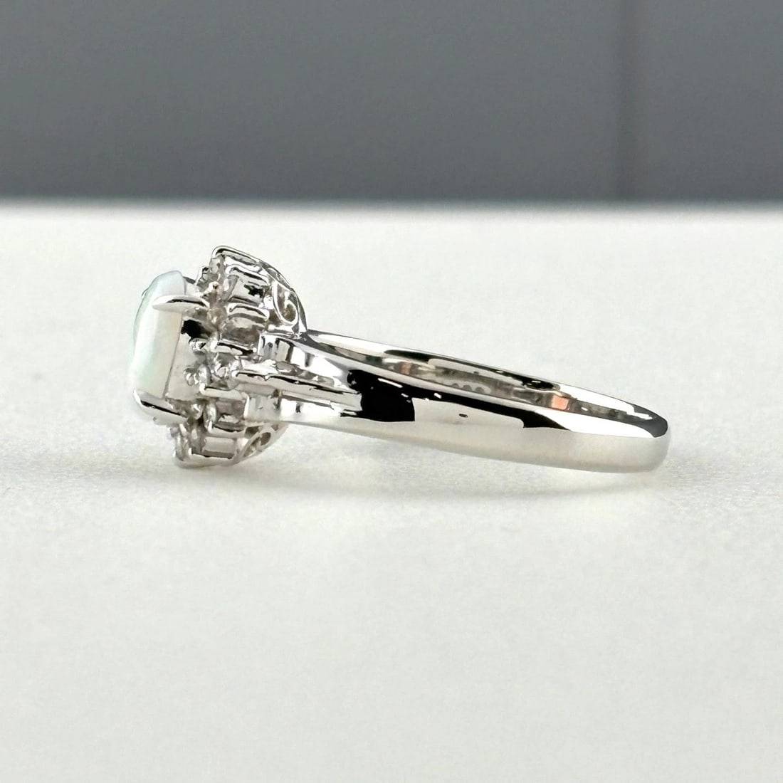 OPAL DESIGN PLATINUM MELEE DIAMOND RING - 3