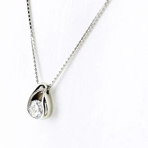 DIAMOND DESIGN NECKLACE PLATINUM PENDANT: Diamond design necklace Platinum Pendant Brand: Unbranded Type/Style: Necklace Material: Pt900 Pt850, Main Stone/Creation Natural Color: None Size: Chain / code 51cm(20.1")Chain width 0.7mm(0.0")