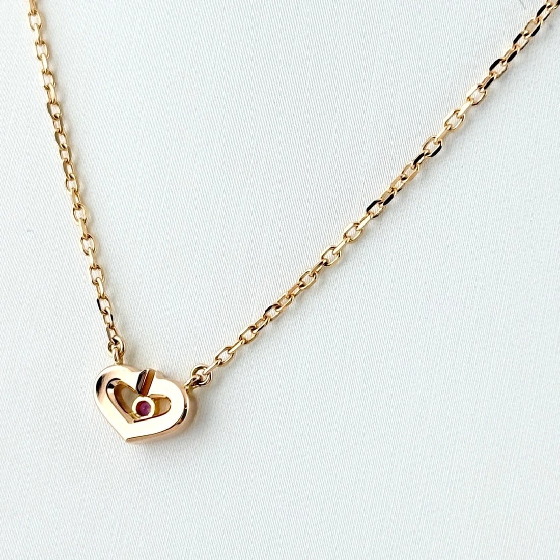 CARTIER HEART NECKLACE PG PENDANT PINK SAPPHIRE NECKLACE: CARTIER Heart Necklace PG Pendant Pink Sapphire Necklace Brand: CARTIER Type/Style: Necklace Material: 750PG, Main Stone/Creation Sapphire Diamond Color: PG Size: Chain / code 39.5cm(15.6") Chain widt