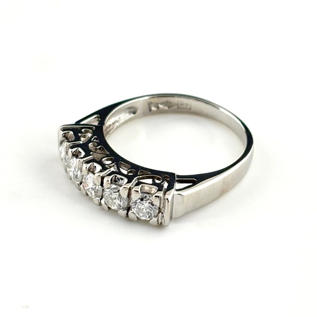 MELEE DIAMOND DESIGN PLATINUM RING: melee diamond design Platinum Ring Brand: Unbranded Type/Style: Ring Material: Platinum900, Main Stone/Creation Natural Color: None Size: US 4.5 to 5 Accessories: None Accessories Notice: