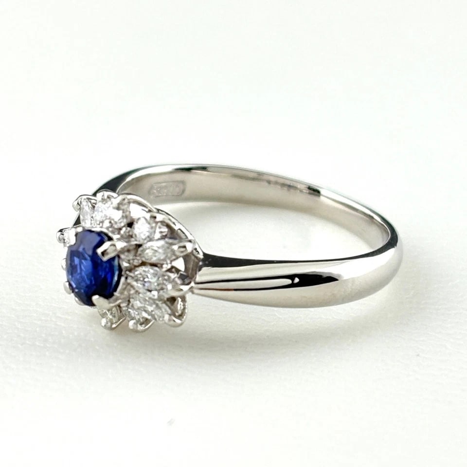 SAPPHIRE DESIGN PLATINUM MELEE DIAMOND RING: sapphire design Platinum melee diamond Ring Brand: Unbranded Type/Style: Ring Material: Pt900, Main Stone/Creation sapphire diamond Color: None Size: US 6.5 Accessories: None Accessories Notice: When