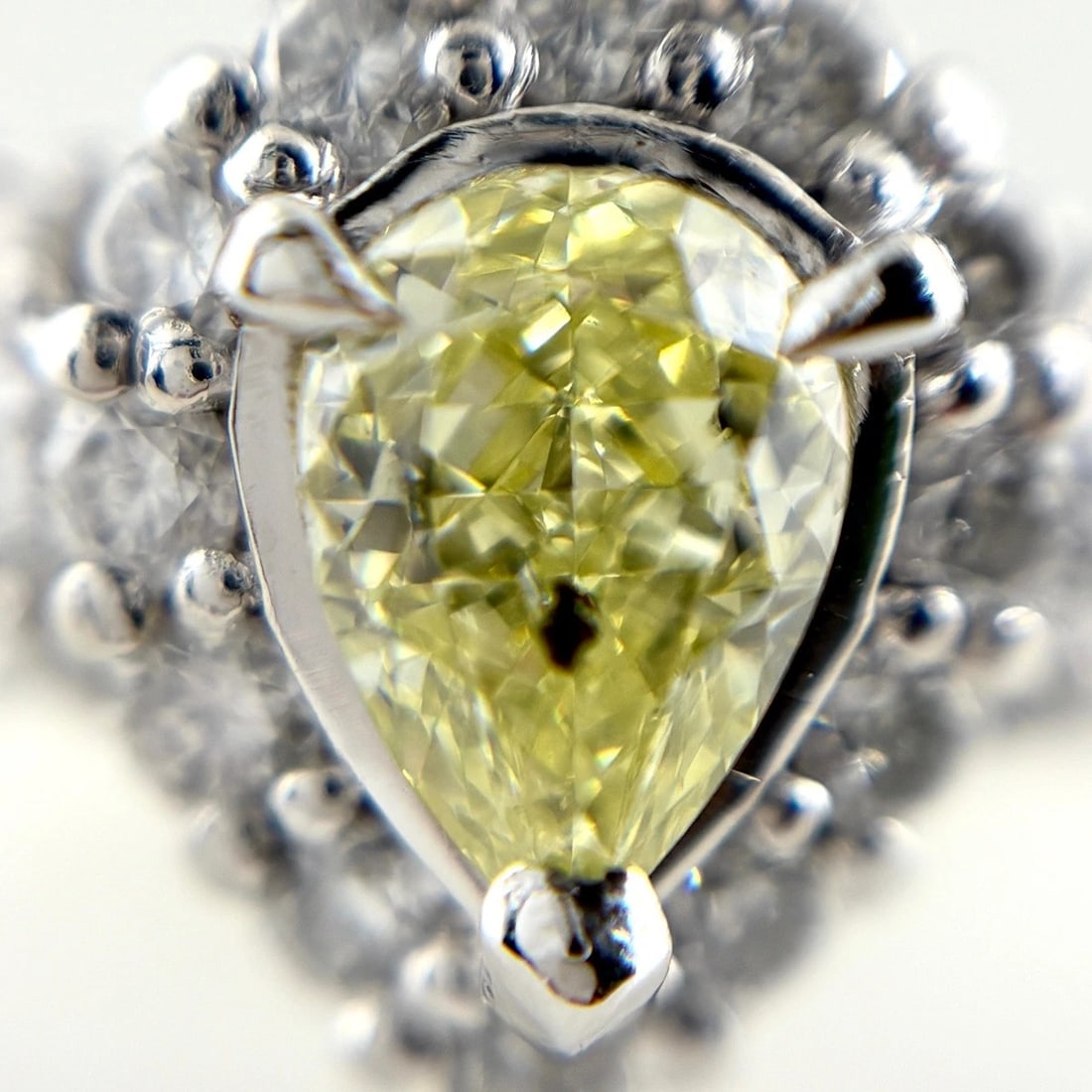 DIAMOND DESIGN PLATINUM MELEE RING - 2