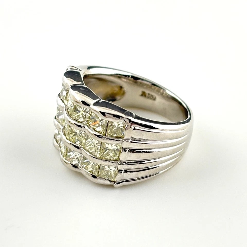 MELEE DIAMOND DESIGN PLATINUM RING: melee diamond design Platinum Ring Brand: Unbranded Type/Style: Ring Material: Pt900, Main Stone/Creation Natural Color: None Size: US 6 Accessories: None Accessories Notice: When purchasi