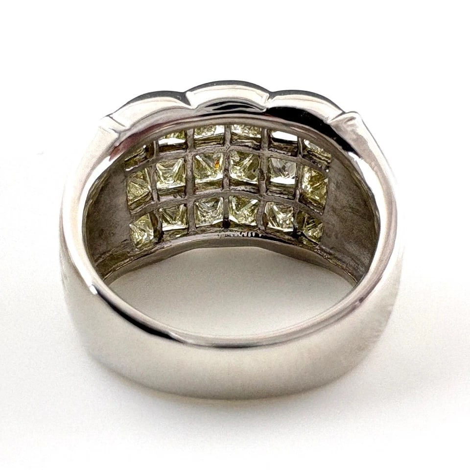 MELEE DIAMOND DESIGN PLATINUM RING - 2