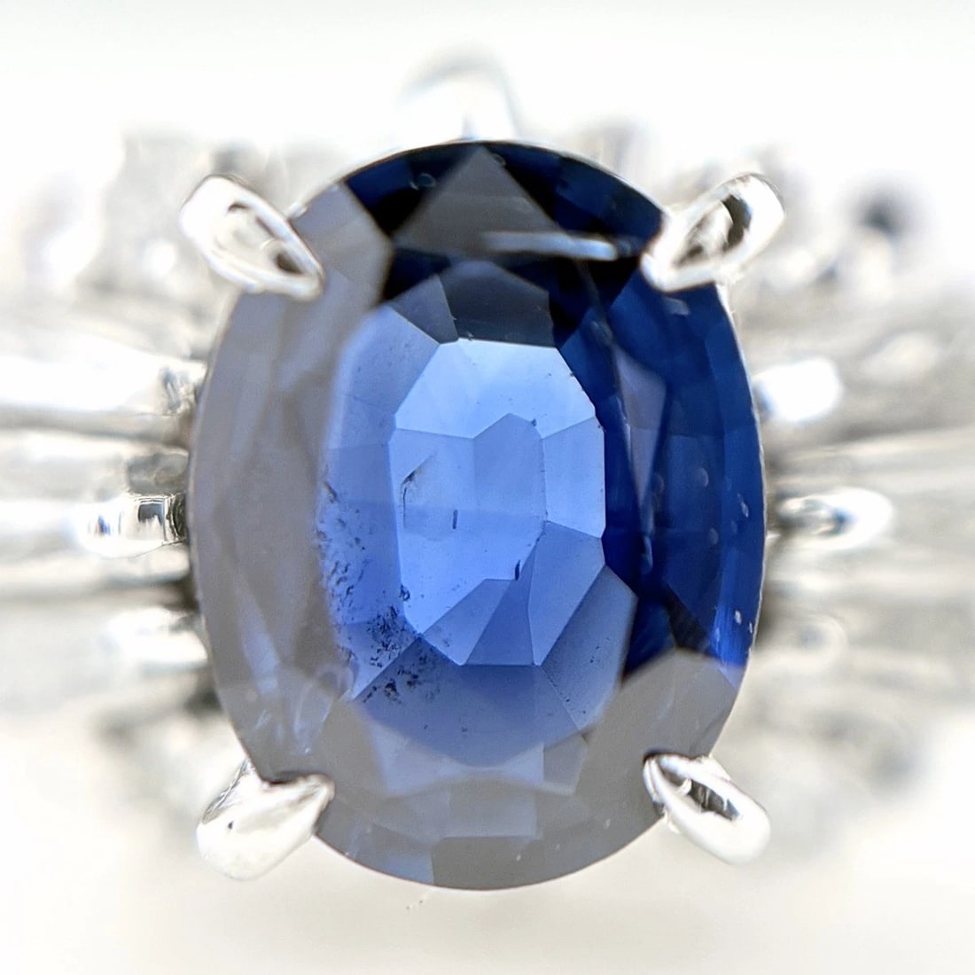 SAPPHIRE DESIGN PLATINUM MELEE DIAMOND RING: sapphire design Platinum melee diamond Ring Brand: Unbranded Type/Style: Ring Material: Pt900, Main Stone/Creation sapphire diamond Color: None Size: US 7.5 to 8 Accessories: None Accessor