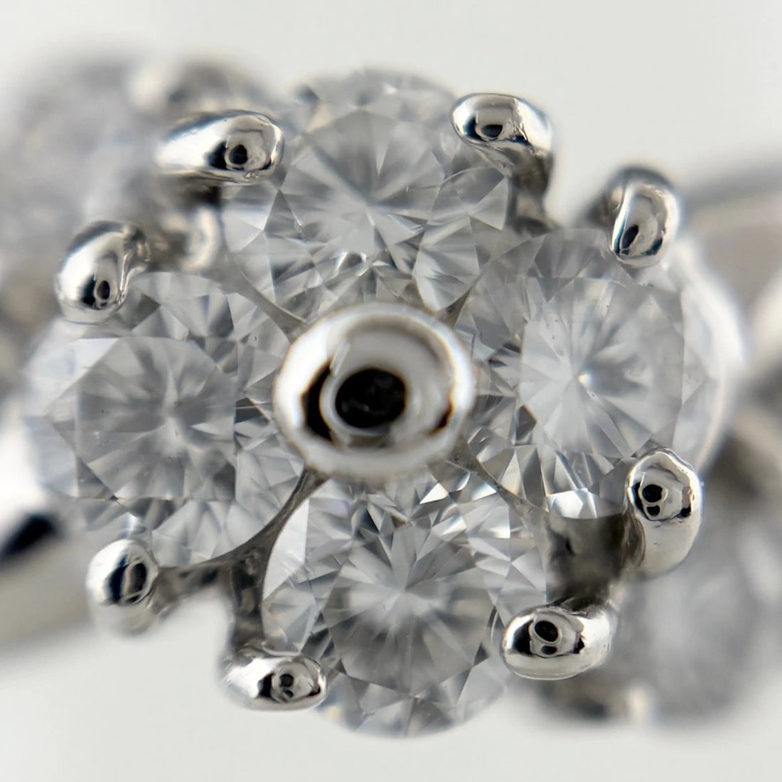 MELEE DIAMOND DESIGN PLATINUM RING - 2