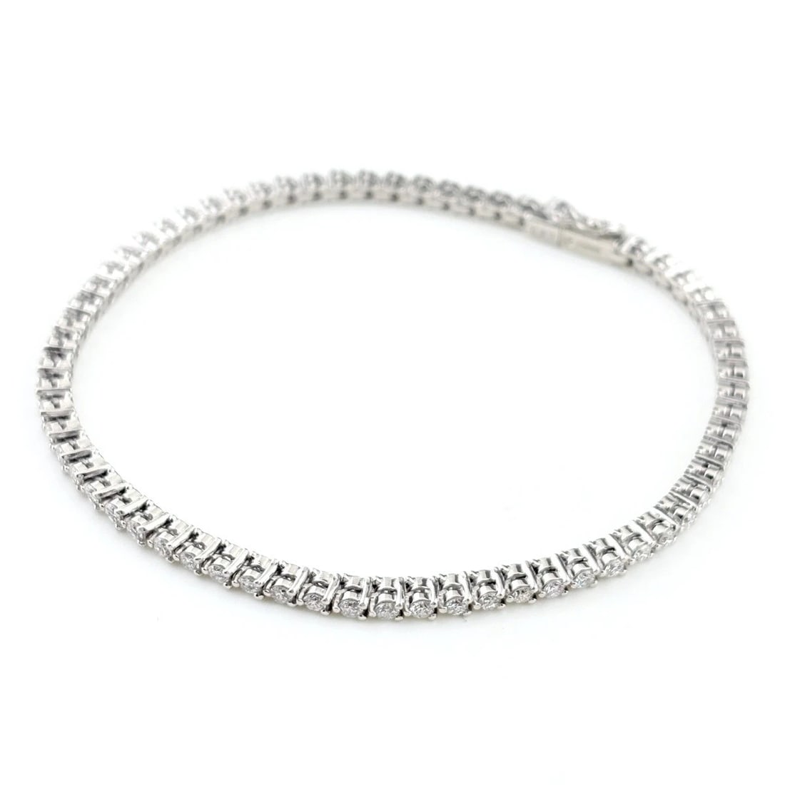 TASAKI MELEE DIAMOND PLATINUM BRACELET BRACELET: TASAKI melee diamond Platinum bracelet Bracelet Brand: TASAKI Type/Style: Bracelet Material: Pt900, Main Stone/Creation Natural Color: None Size: Maximum Bracelet width 4.1mm(0.2")Wrist Size