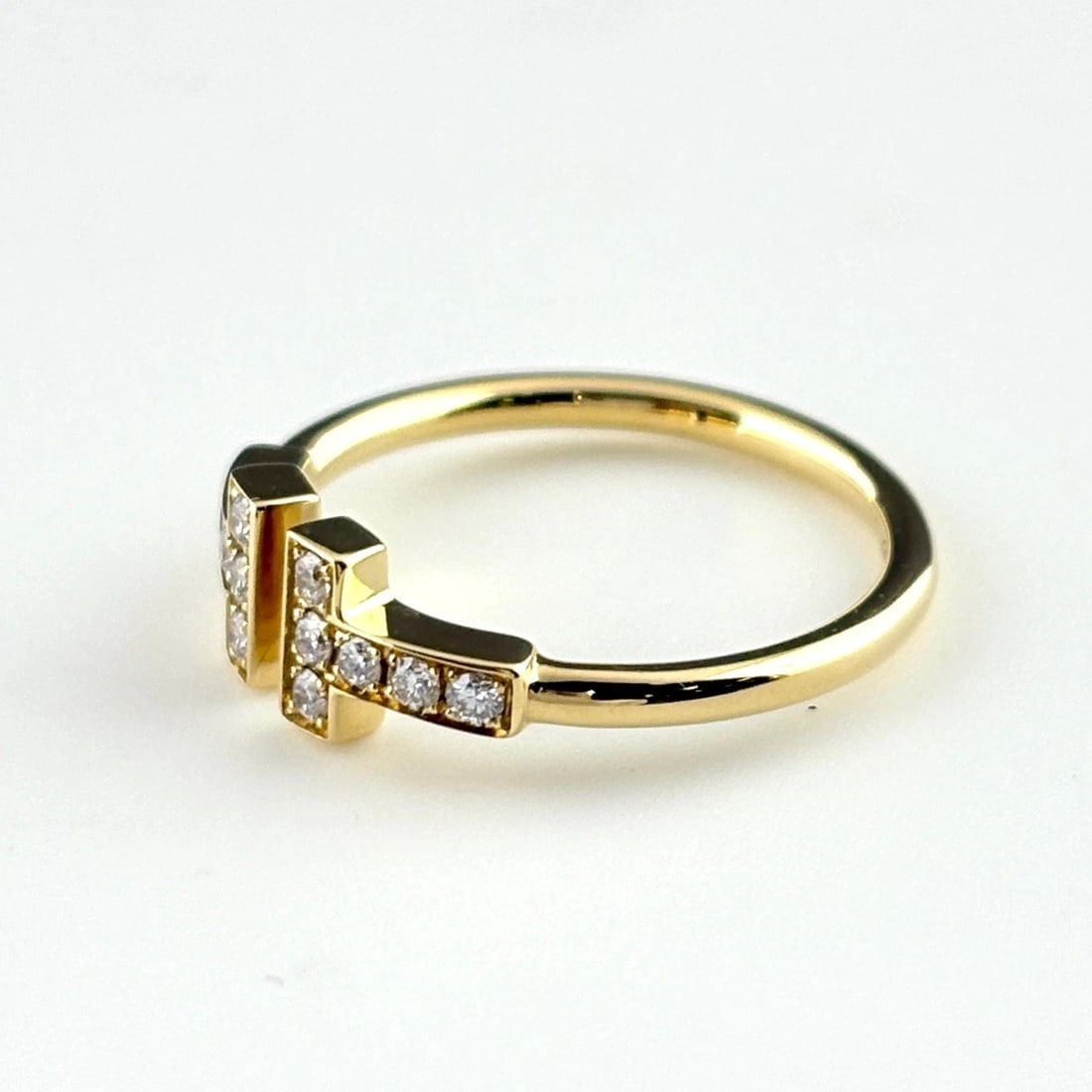 TIFFANY&CO. T WIRE DIAMOND RING YG RING750 DIAMOND: TIFFANY&Co. T Wire Diamond Ring YG Ring750 diamond Brand: TIFFANY&Co. Type/Style: Ring Material: 18KYellowGold, Main Stone/Creation Natural Color: YellowGold Size: US 5 Accessories: None A