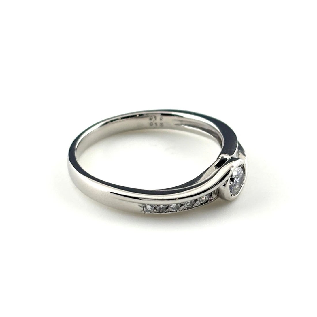 MELEE DIAMOND DESIGN PLATINUM RING - 4