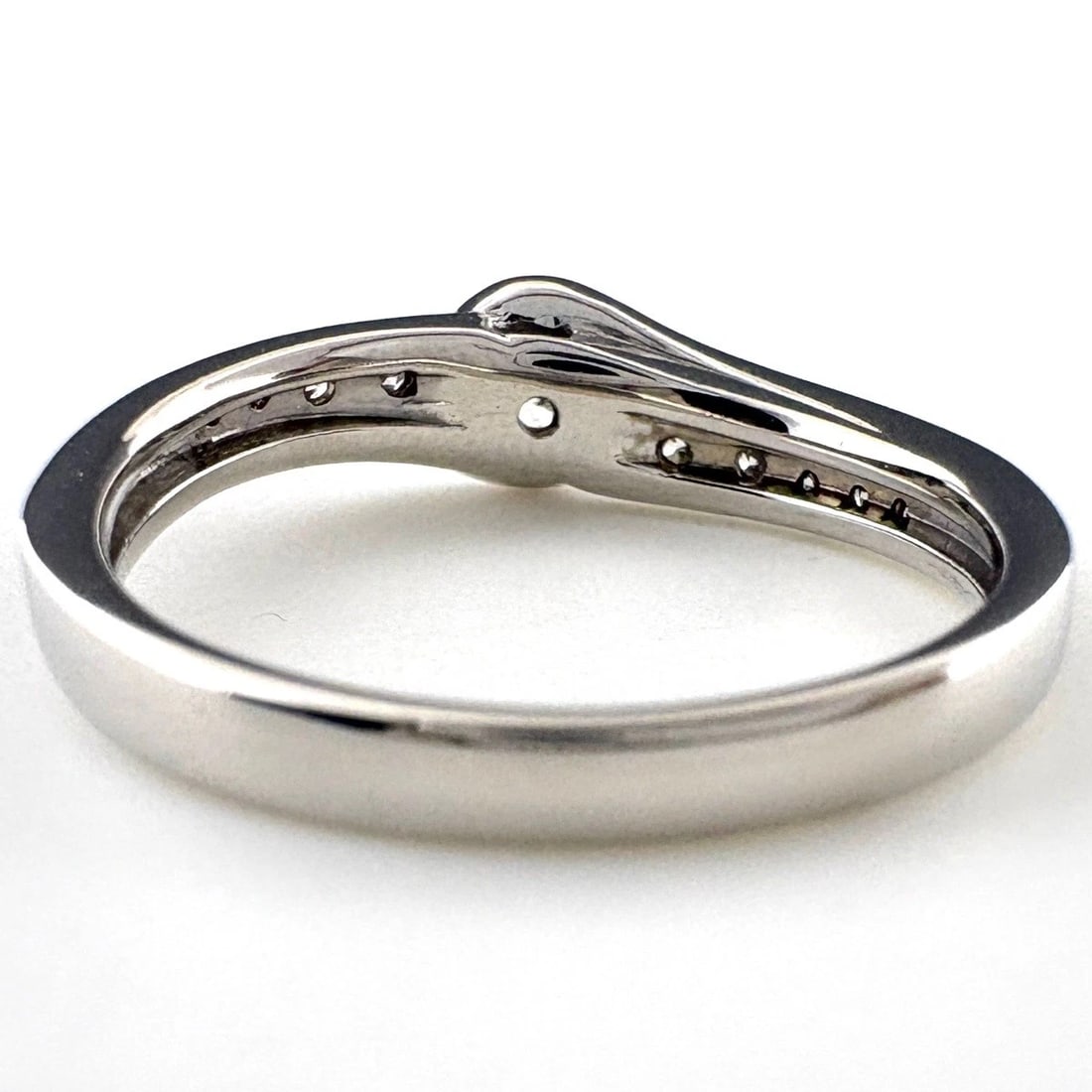 MELEE DIAMOND DESIGN PLATINUM RING - 5