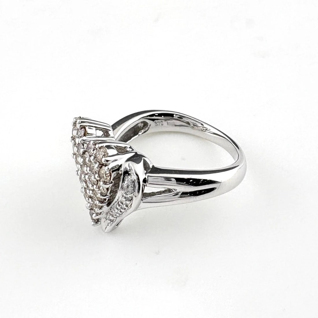 HEART MOTIF DESIGN WHITEGOLD MELEE DIAMOND RING: heart motif design WhiteGold melee diamond Ring Brand: Unbranded Type/Style: Ring Material: 18K WG, Main Stone/Creation Natural Color: White Gold Size: US 7.5 to 8 Accessories: None Accessories
