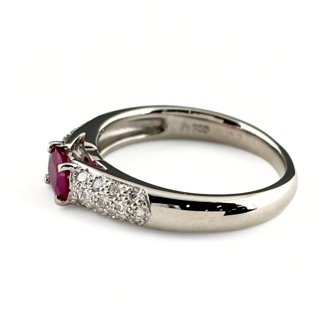 RUBY DESIGN PLATINUM MELEE DIAMOND RING: ruby design Platinum melee diamond Ring Brand: Unbranded Type/Style: Ring Material: Pt900, Main Stone/Creation Ruby diamond Color: None Size: US 6.5 Accessories: None Accessories Notice: W