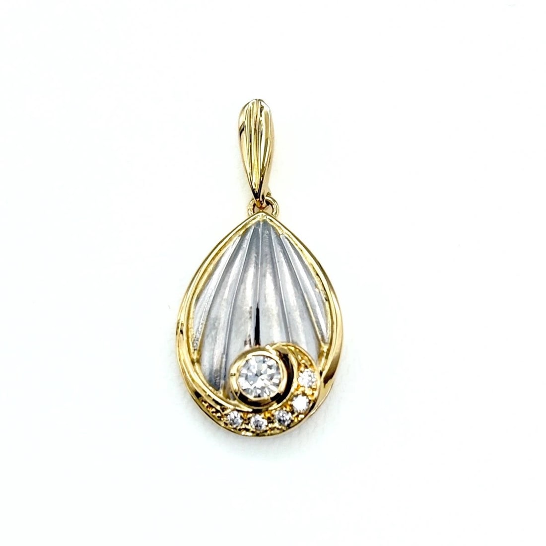 MELEE DIAMOND PENDANT HEAD PLATINUM YELLOWGOLD: melee diamond Pendant Head Platinum YellowGold Brand: Unbranded Type/Style: Pendant Head Material: 18KYellowGoldPt900, Main Stone/Creation Natural Color: YellowGoldNone Size: Total length of the