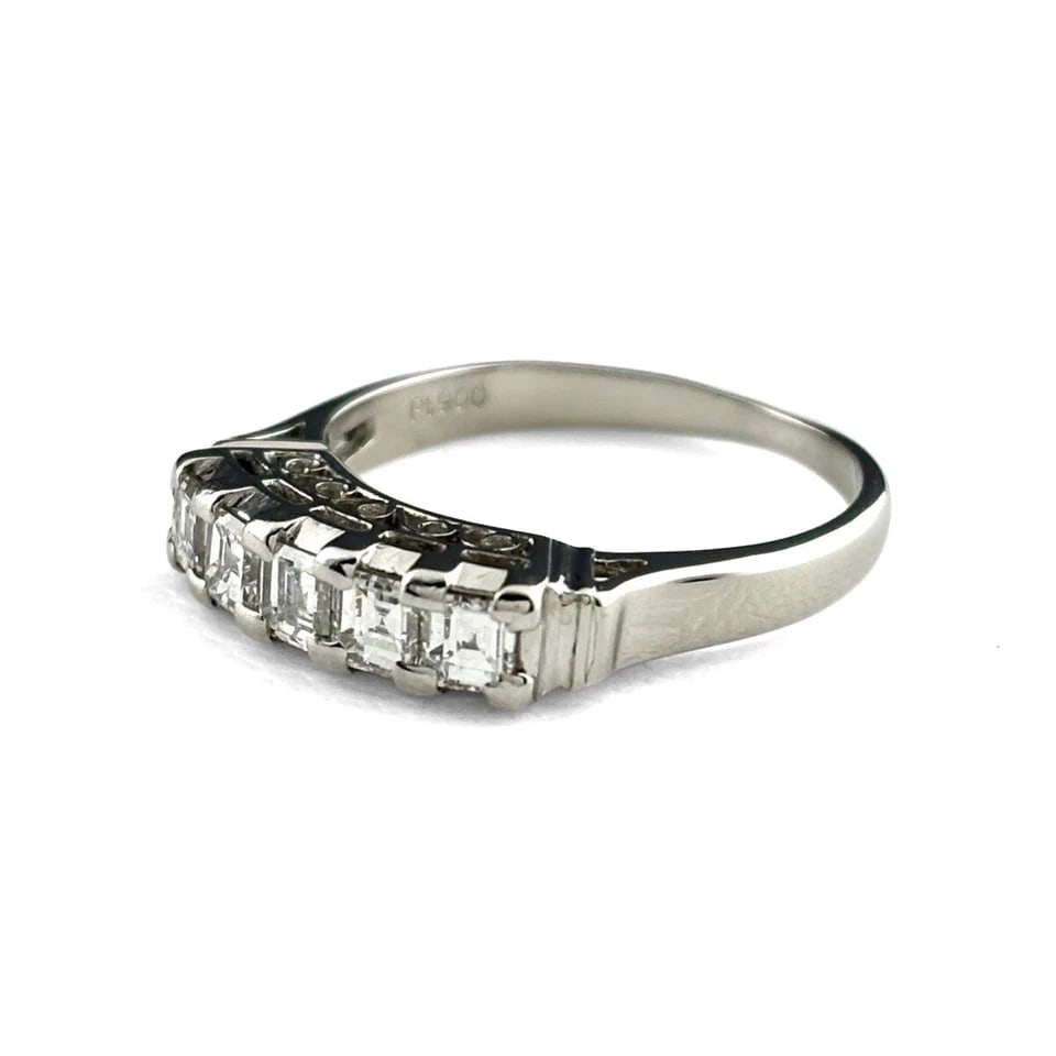 MELEE DIAMOND DESIGN PLATINUM RING: melee diamond design Platinum Ring Brand: Unbranded Type/Style: Ring Material: Pt900, Main Stone/Creation Natural Color: None Size: US 4.5 to 5 Accessories: None Accessories Notice: When purchasing