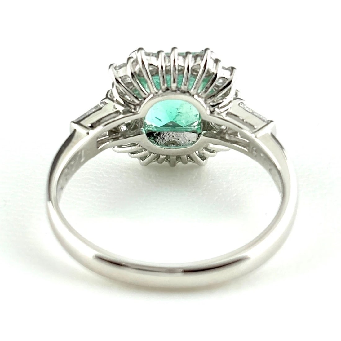 EMERALD DESIGN PLATINUM MELEE DIAMOND RING - 4