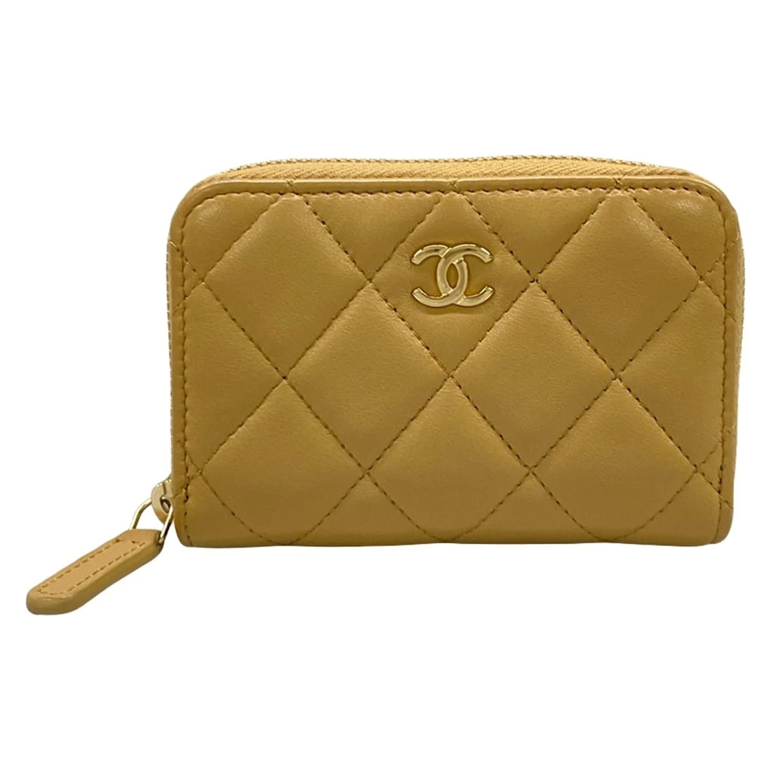 CHANEL CLASSIC ZIP COIN BEIGE LAMBSKIN COIN CASE: CHANEL Classic Zip Coin Beige Lambskin Coin Case Brand: CHANEL Type/Style: Coin Case Material: Exterior Material Lambskin Color: Exterior Color Beige Size: Height : 3.15 inch (8 cm) Width : 4.33 inch