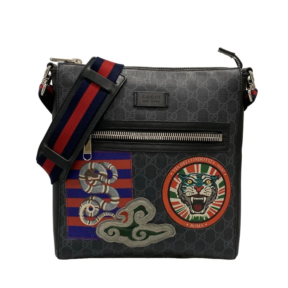 GUCCI COURIER/GG SUPREME MESSENGER BAG: GUCCI Courier/GG Supreme Messenger Bag Brand: GUCCI Type/Style: Shoulder Bag Material: Exterior Material PVC, Leather Color: Exterior Color Gray, Light gray, Black Size: Height : 11.81 inch" (30 cm) W