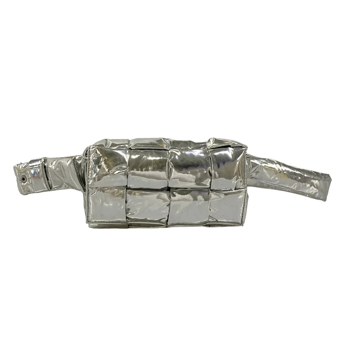 BOTTEGA VENETA THE PADDED TECH CASSETTE/MAXI INTRECCIATOSILVER: BOTTEGA VENETA The Padded Tech Cassette/Maxi IntrecciatoSilver Brand: BOTTEGA VENETA Type/Style: Bum Bag Material: Exterior Material Patent Leather Color: Exterior Color Silver Size: Height : 3.54 inc