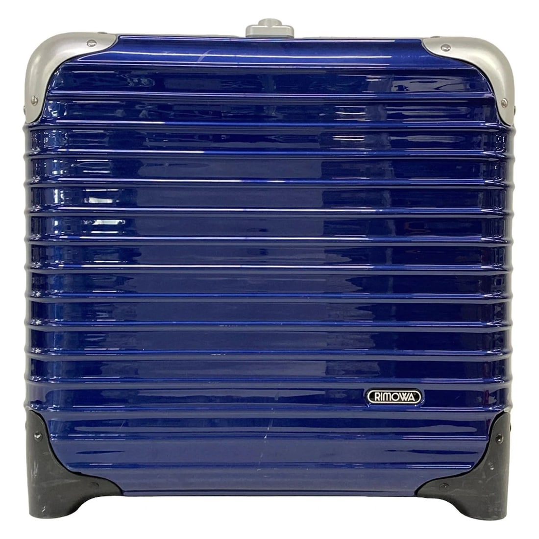 RIMOWA LIMBO NAVY POLYCARBONATE SUITCASE: RIMOWA LIMBO Navy Polycarbonate Suitcase Brand: RIMOWA Type/Style: Suitcase Material: Exterior Material Polycarbonate Color: Exterior Color Navy Size: Height : 15.35 inch (39 cm) Width : 15.35 inch