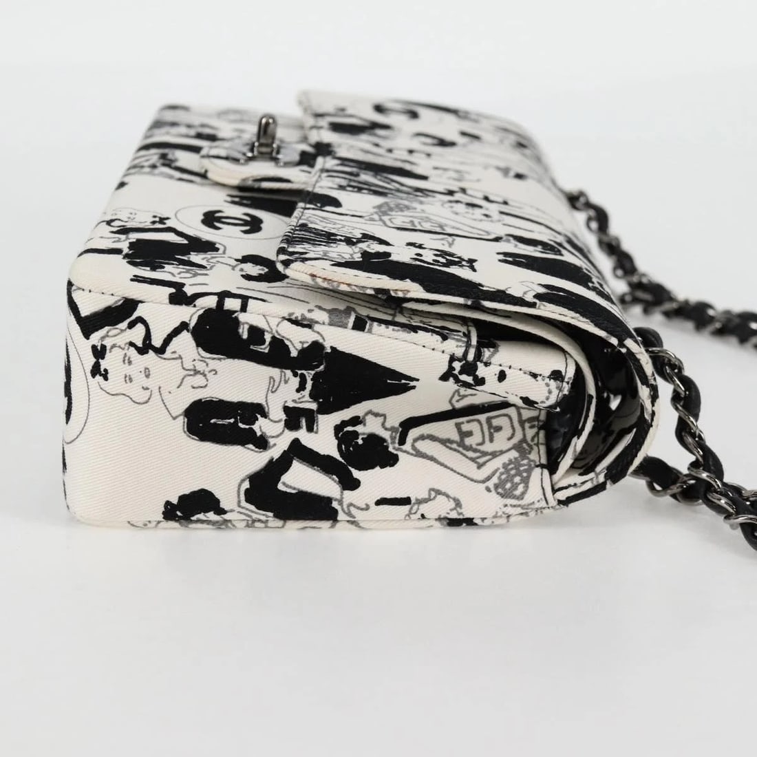 CHANEL CHAIN SHOULDER BAG - 4