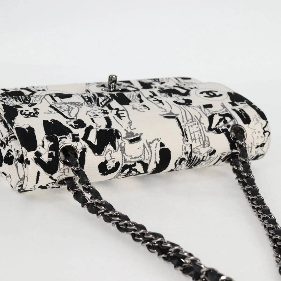 CHANEL CHAIN SHOULDER BAG - 6