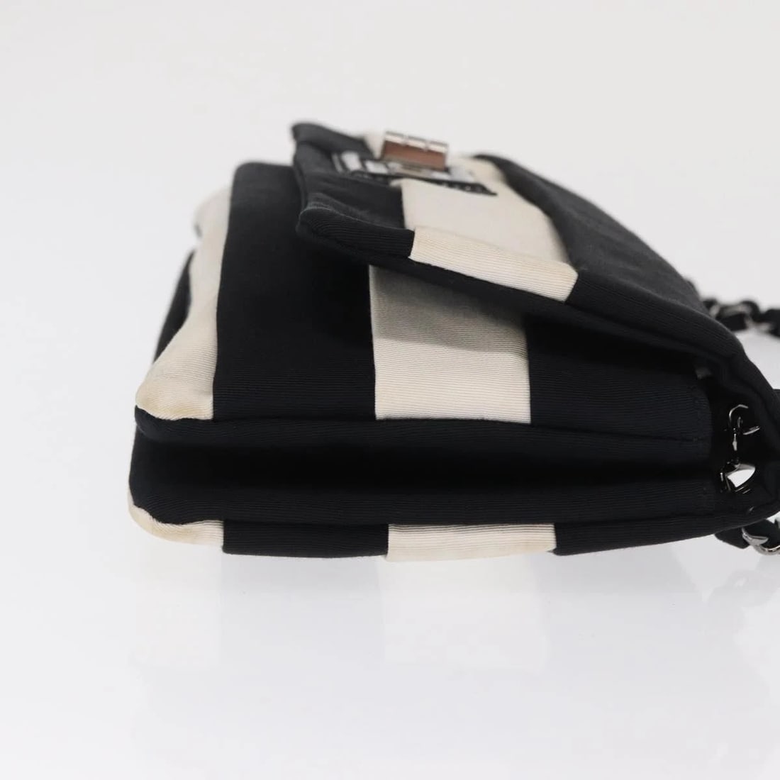 CHANEL CHAIN SHOULDER BAG - 4