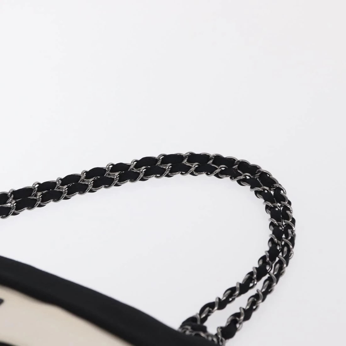 CHANEL CHAIN SHOULDER BAG - 8