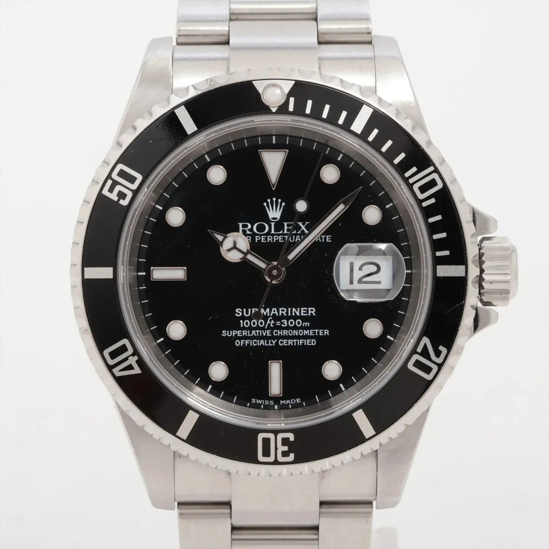 ROLEX SUBMARINER DATE SS BLACK DIAL, WATCH: Rolex SUBMARINER DATE SS black dial, Watch Brand: Rolex Type/Style: Wristwatch Material: SS Color: black dial Size: Case:W1.6 x H1.6inch / W40 x H40 Circumference of Wrist:6.5inch / 16.5 Accessories: