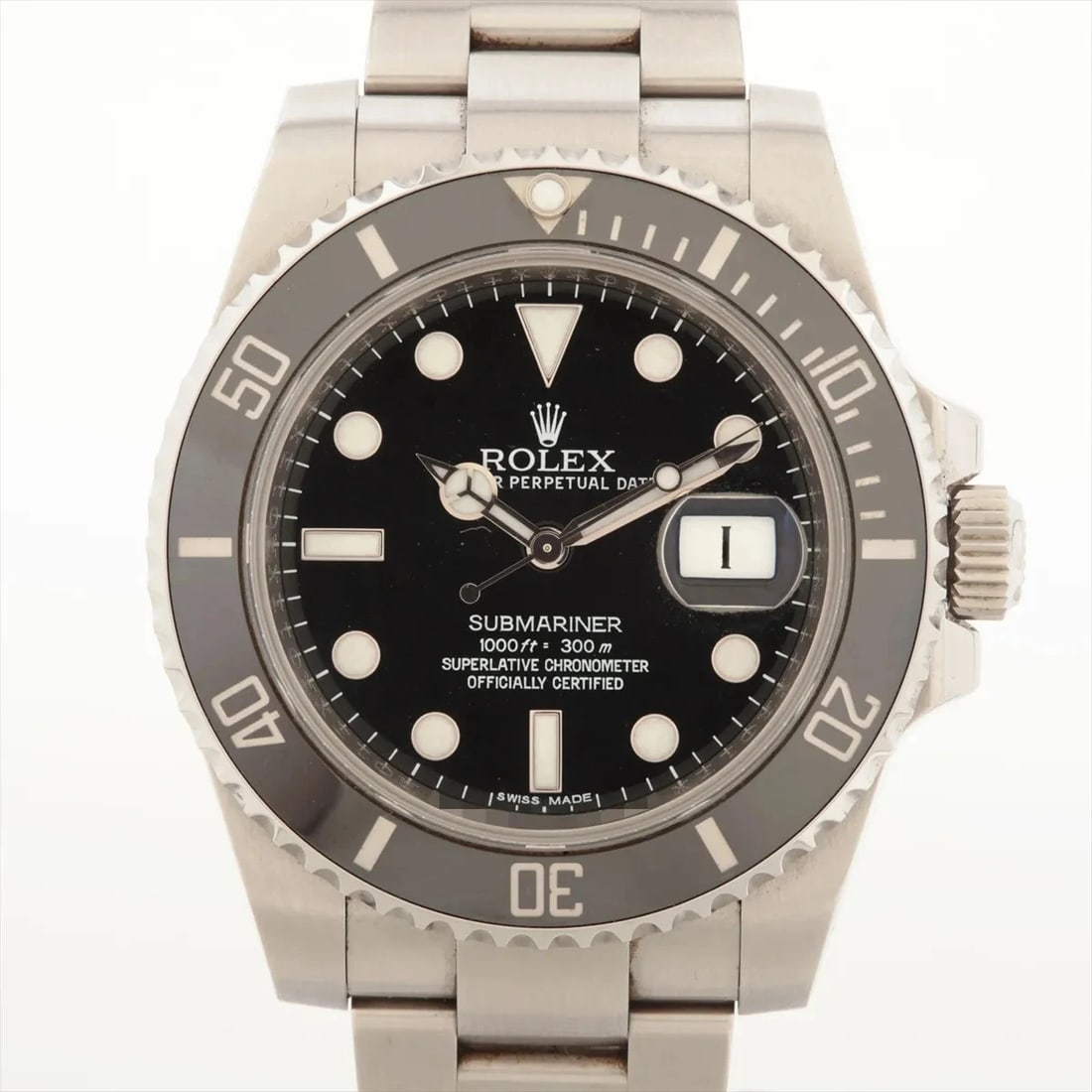 ROLEX SUBMARINER DATE SS BLACK DIAL, WATCH: Rolex SUBMARINER DATE SS black dial, Watch Brand: Rolex Type/Style: Wristwatch Material: SS Color: black dial Size: Case:W1.6 x H1.6inch / W40 x H40 Circumference of Wrist:7.1inch / 18 Accessories